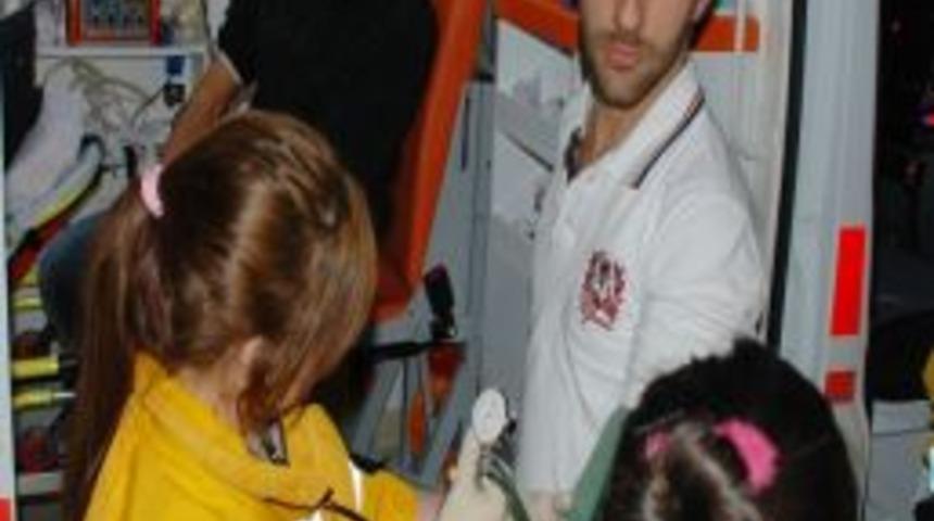 Karanlık Yolda Şarampole U&ccedil;tular