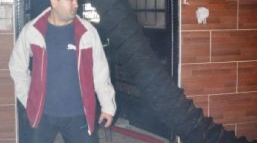 Yangın Apartmanda Paniğe Yol A&ccedil;tı