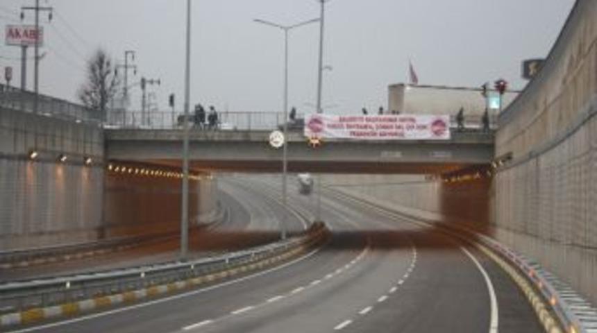 D&uuml;zce &Ccedil;oban Dal&ccedil;ık İ&ccedil;in Başkana Pankartlı Teşekk&uuml;r