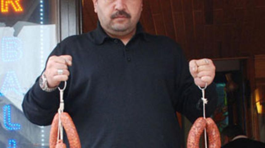 K&ouml;pekbalığından sucuk yaptı