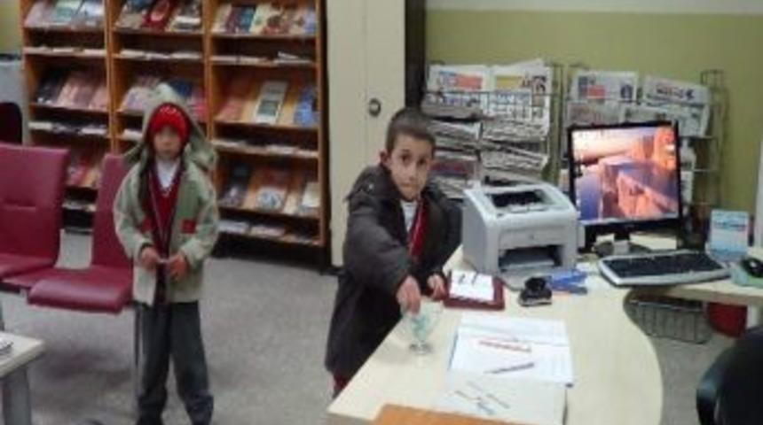 K&uuml;t&uuml;phaneye Teşvik İ&ccedil;in Yeni Uygulamalar