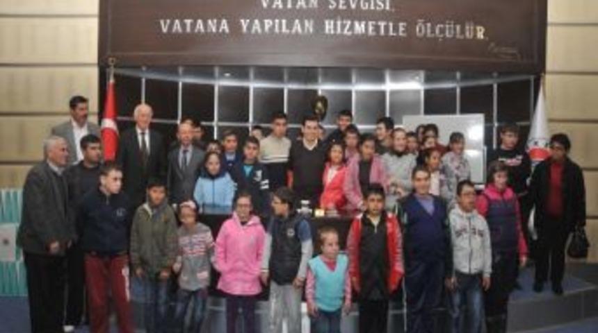 T&uuml;t&uuml;nc&uuml;&rsquo;den Engelli &Ouml;ğrencilere Ders