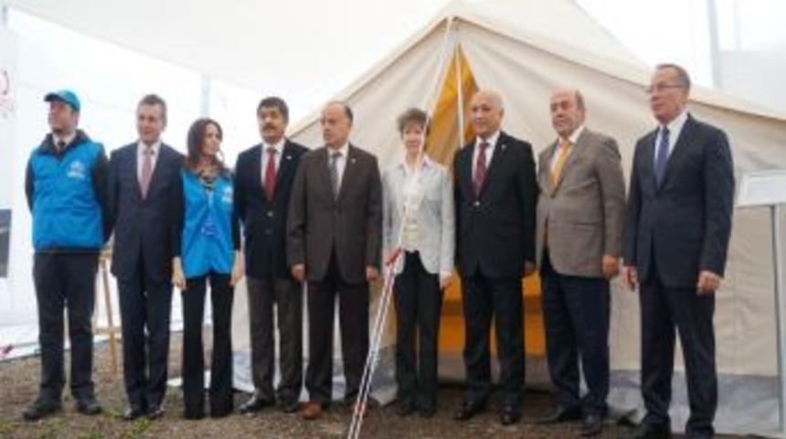 BM&rsquo;nin Suriyeli Sığınmacılara G&ouml;ndereceği 18 Bin 500 &Ccedil;adırı Kızılay &Uuml;retecek