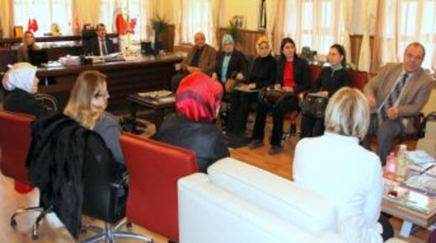 T&uuml;rkiye Kadınlar K&uuml;lt&uuml;r Ve Dayanışma Birliği &Uuml;yelerinden Rekt&ouml;r U&ccedil;ar&rsquo;a Ziyaret