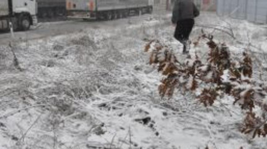 Edirne'de Kar Yağışı Ve Tipi Birlikte Etkili Oluyor