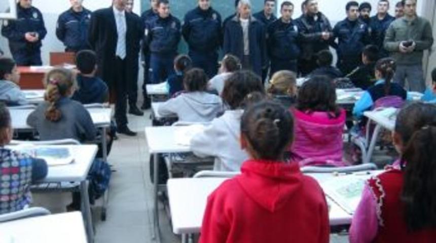 Cizre Emniyet M&uuml;d&uuml;rl&uuml;ğ&uuml;, Şehit Polisinin Ismini Alan Okula Yardımda Bulundu
