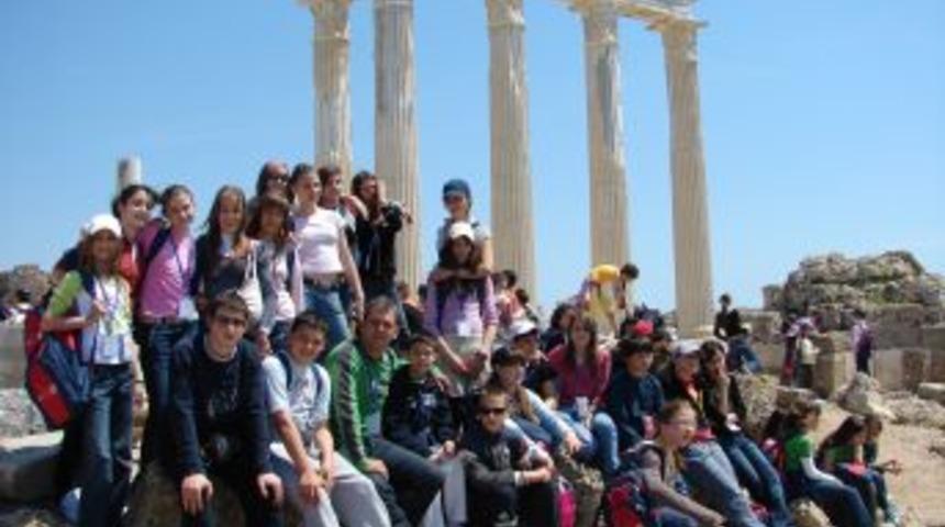 Manavgat'ta 356 &Ouml;ğrenci Tarihle Buluştu