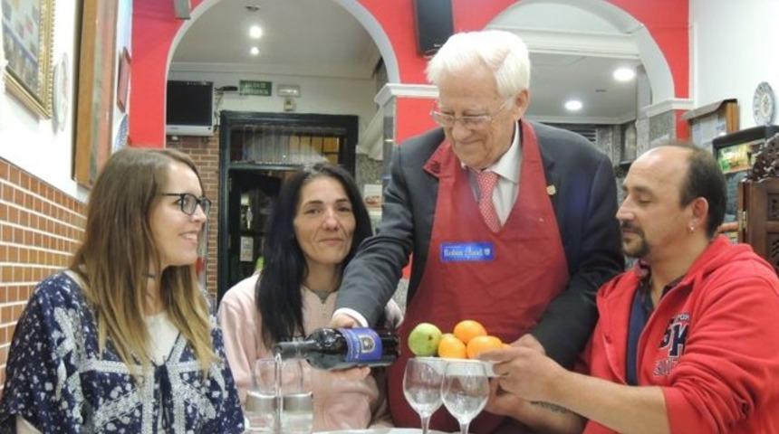 İnsanlığın Ölmediğini Kanıtlayan Modern Robin Hood’un Helal Olsun Papaz Efendi Dedirtecek Hikâyesi