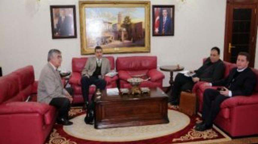 Vali G&uuml;ven&ccedil;, Mısırlı İş Adamına Osb'yi Gezdirdi