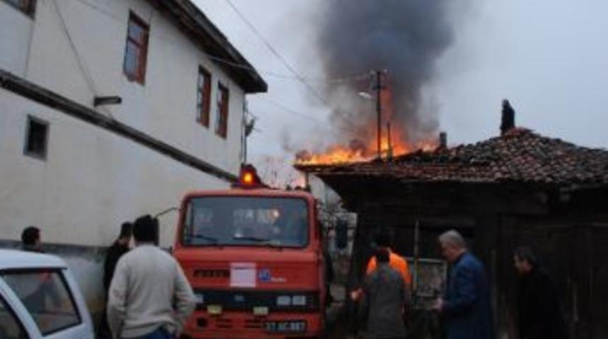 Daday&rsquo;da İki Tarihi Bina K&uuml;le D&ouml;nd&uuml;