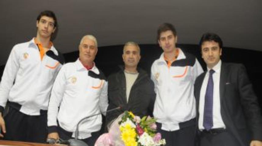 &Ouml;ğrenciler Sordu, Voleybolcular Cevapladı