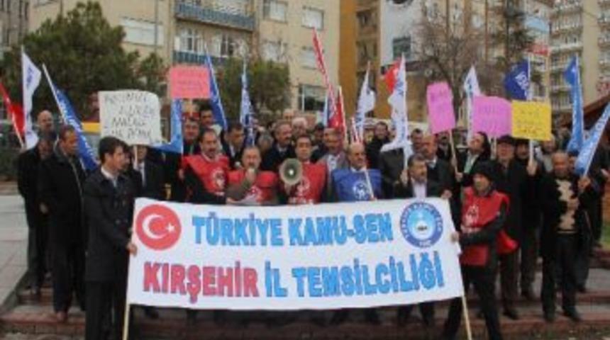 Kamu-sen Kırşehir Temsilciliği Zamları D&uuml;d&uuml;kle Protesto Etti