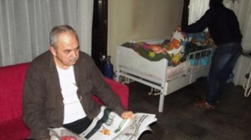 Yaşlı Adamın &Ouml;zel Hastanede Fark Tepkisi