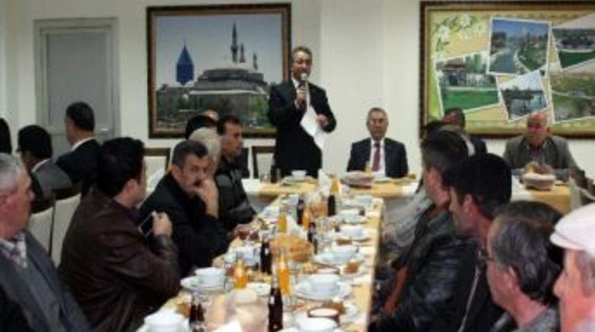 Karatay&rsquo;da B&uuml;y&uuml;kşehir Yasasıyla K&ouml;ylere Hizmet Başlıyor