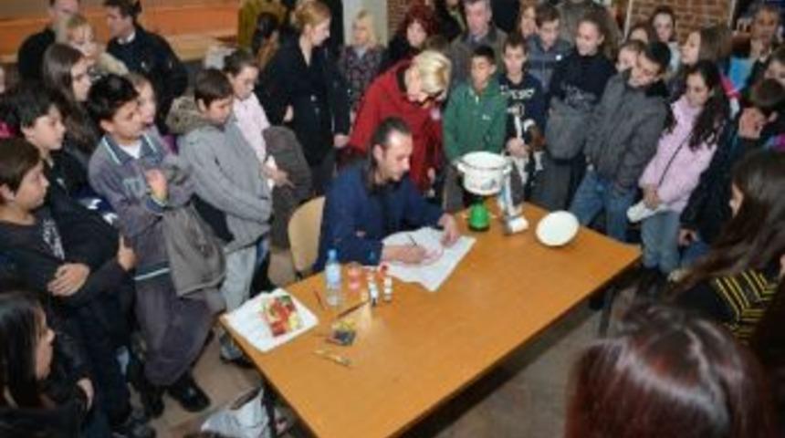 Kuşadası R&uuml;zgarı Balkanlar'da Esti