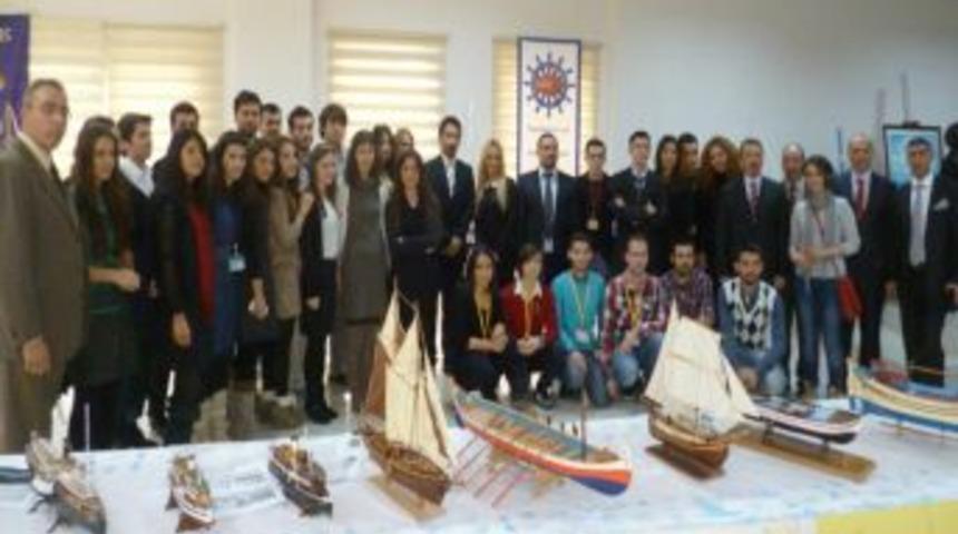 Mavi Suların Gemileri, Maket Olup Sergide Demirledi