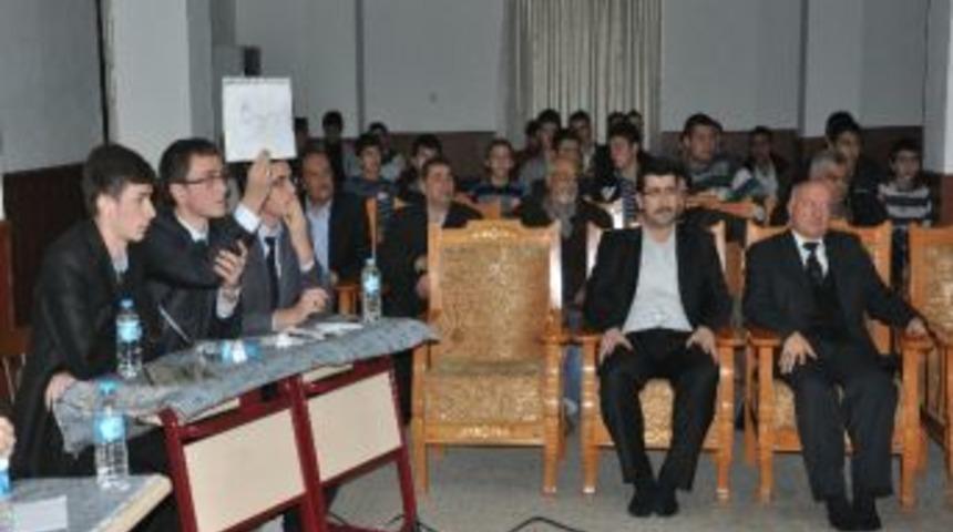 &Ouml;ğrenci Yurdundaki Bilgi Yarışması Nefesleri Kesti