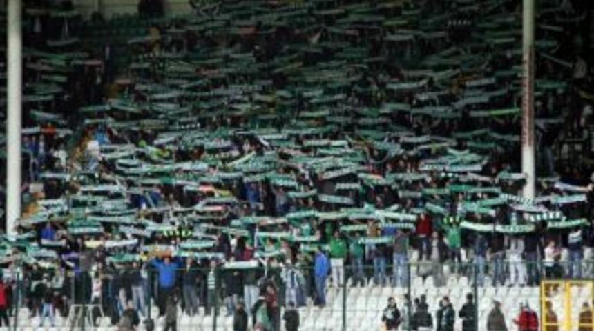 Bursasporlu Taraftarlar Ma&ccedil;a İlgi G&ouml;stermedi