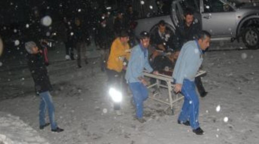 Başkale&rsquo;de Silahlı Kavga: 3 &Ouml;l&uuml;, 2 Yaralı