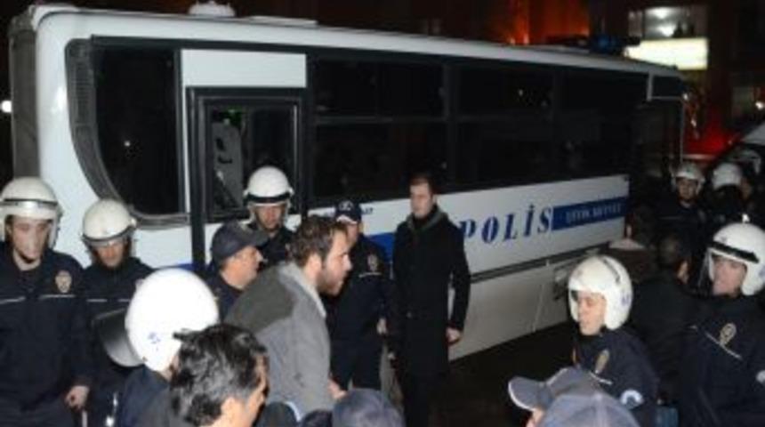 Zonguldak'ta Eylem Yapan &Uuml;niversiteli 20 &Ouml;ğrenci G&ouml;zaltına Alındı
