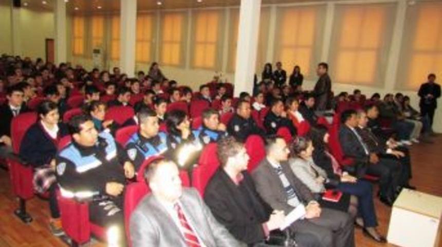 "iki Teker Emniyet" Hem &Ouml;ğretti, Hem G&uuml;ld&uuml;rd&uuml;