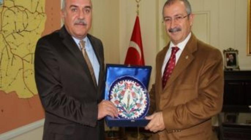 Karayolları B&ouml;lge M&uuml;d&uuml;r&uuml; Tuncer'den Vali İpek'e Ziyaret
