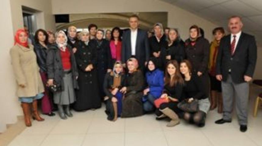 Mehmet Akif K&uuml;lt&uuml;r Merkezi Her G&uuml;n Dopdolu