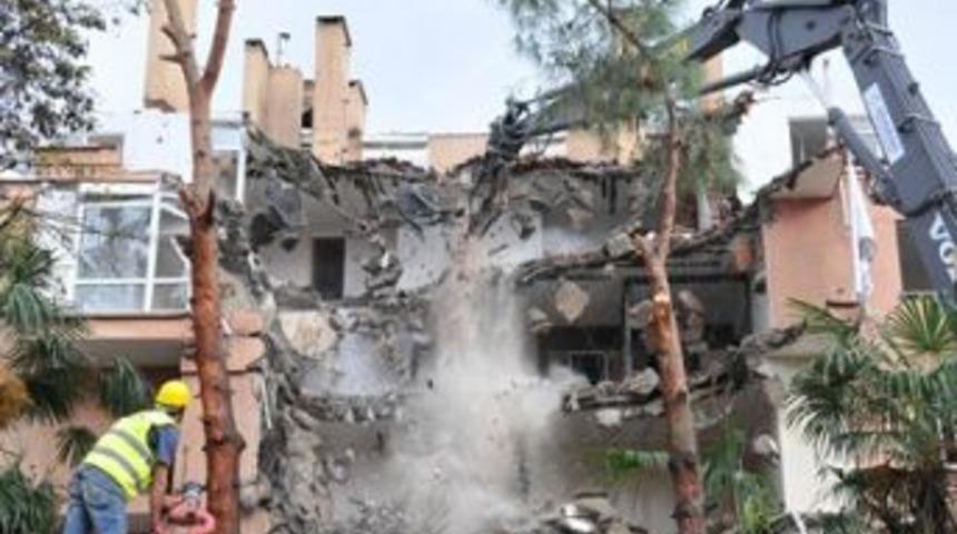 Bağdat Caddesi&rsquo;nde İlk Bina Yıkıldı