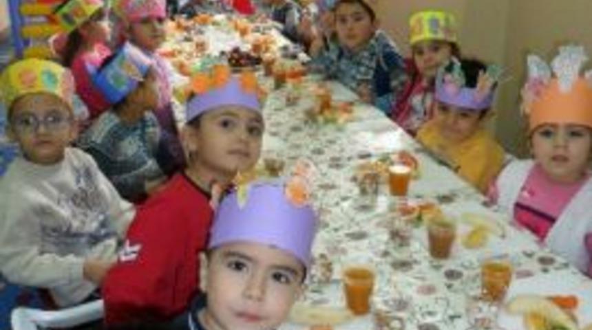Miniklerden Yerli Malı Haftası Kutlaması