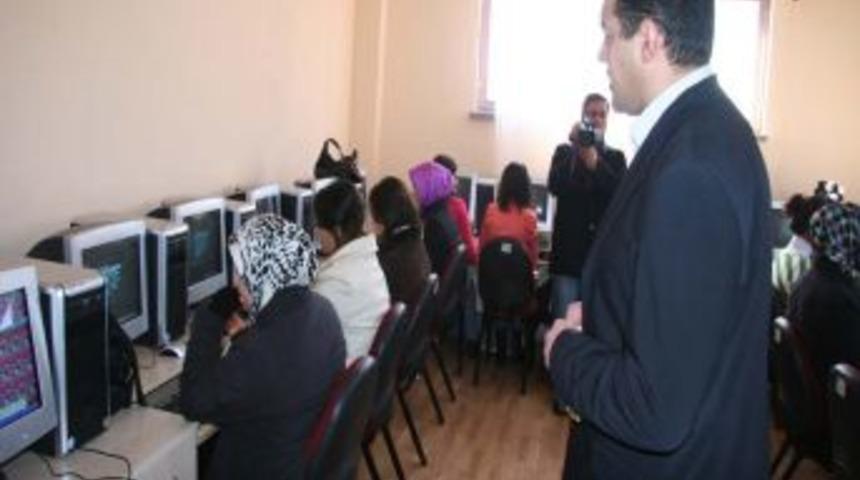 Elazığ Belediyesi 7 Yılda 7 Bin Kişiyi Eğitimden Ge&ccedil;irdi