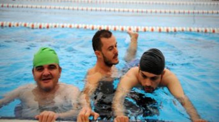 Zihinsel Engelliler, Hayatlarında Ilk Kez Y&uuml;zme Keyfi Yaşadı