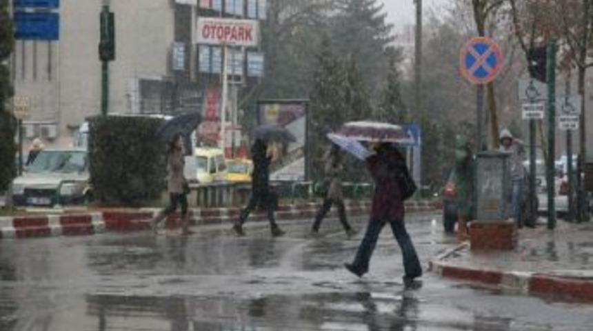 Afyonkarahisar&rsquo;da Kar