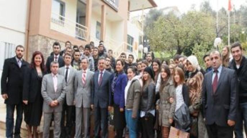 Başkan K&ouml;şker &Uuml;niversite &Ouml;ğrencileriyle Buluştu
