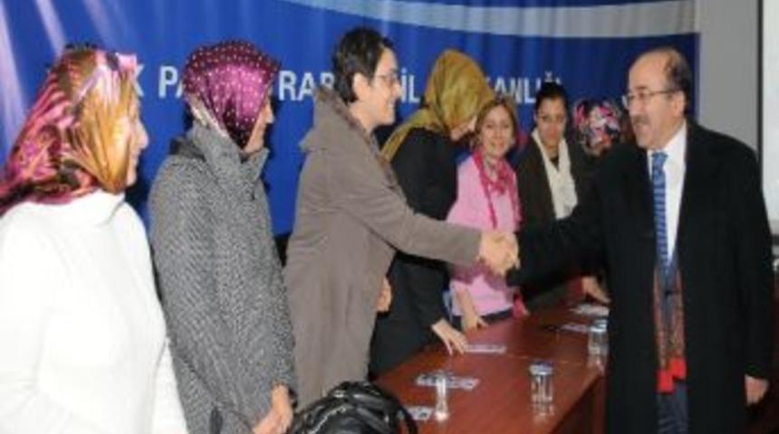 Başkan G&uuml;mr&uuml;k&ccedil;&uuml;oğlu Ak Parti Kadın Kolları İle Bir Araya Geldi