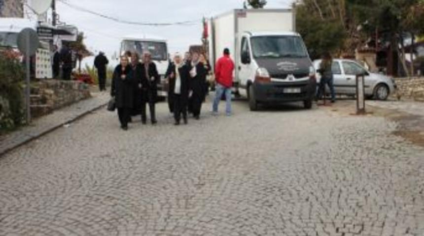 Ziyaret&ccedil;iler Şirince&rsquo;ye Gelmeye Başladı