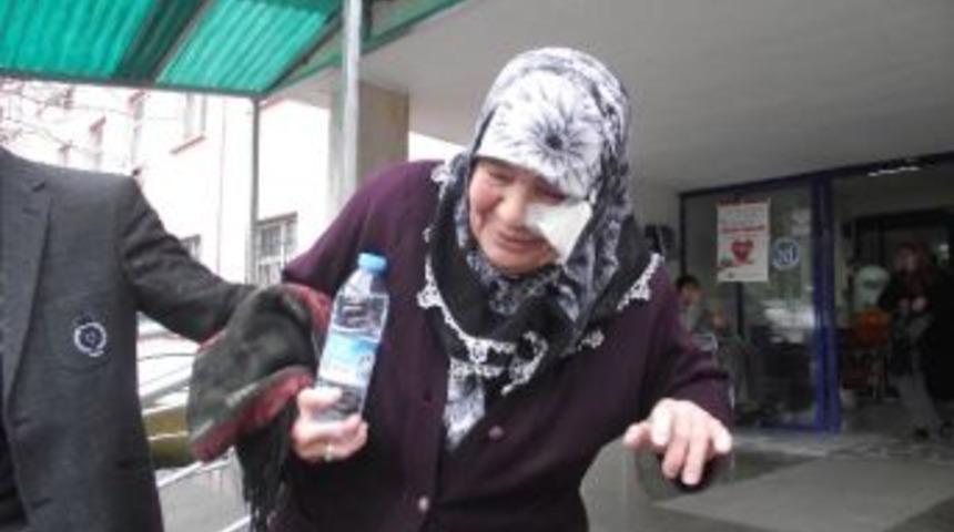 &Ccedil;ocukların Fırlattığı Alevli Hortum, Yaşlı Kadının Y&uuml;z&uuml;n&uuml; Yaktı