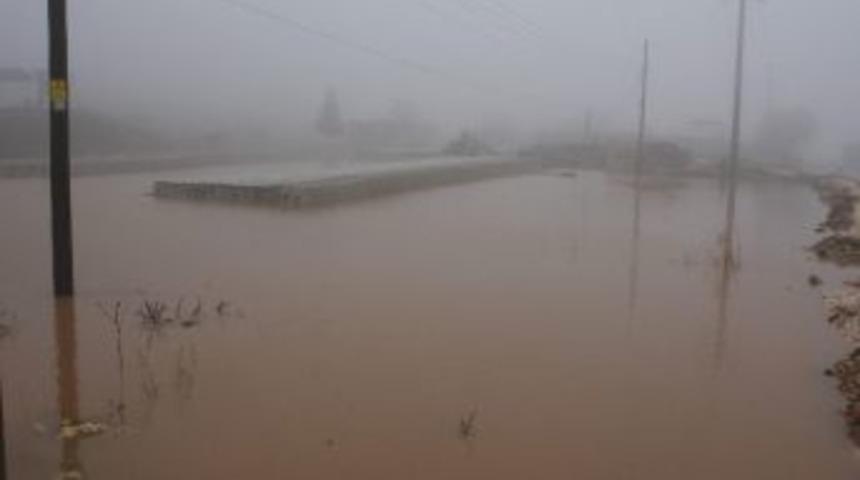 Briket Fabrikasını Su Bastı