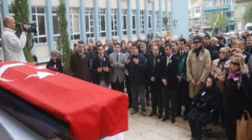 Eski Senat&ouml;r Devlet T&ouml;reniyle Uğurlandı