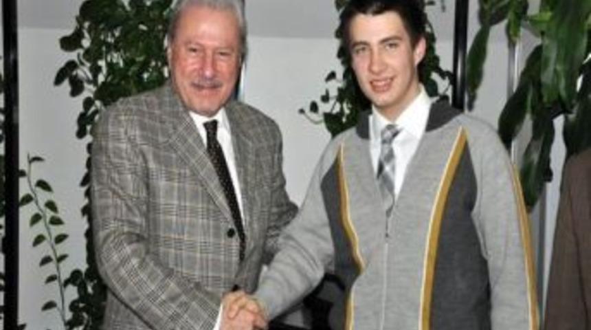 &Ouml;ğrenci Meclisi Başkanı, Okay&rsquo;ı Ziyaret Etti