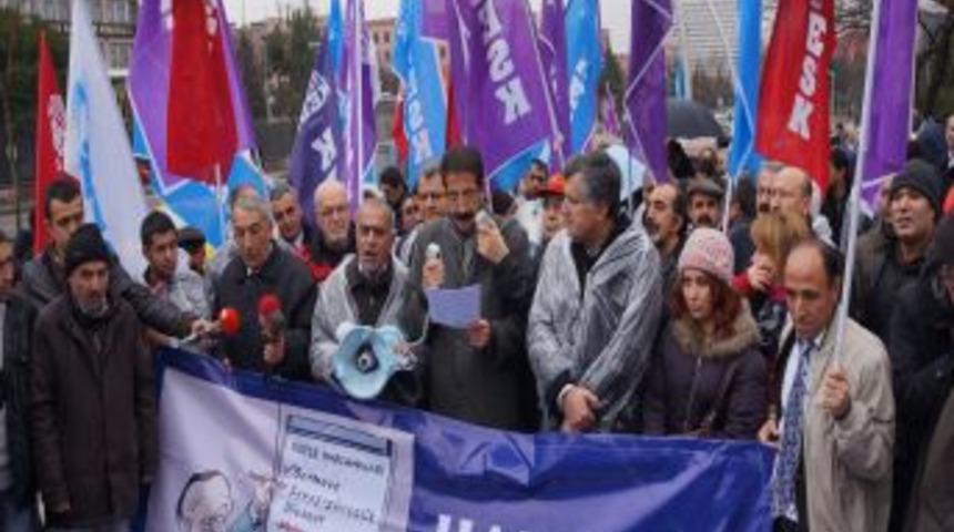 KESK, 2013 Yılı B&uuml;t&ccedil;esini Meclis &Ouml;n&uuml;nde Protesto Etti