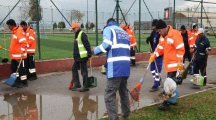 Karşıyaka&rsquo;da Temizlik Zamanı 400 İş&ccedil;i 3 G&uuml;n Kenti Temizleyecek