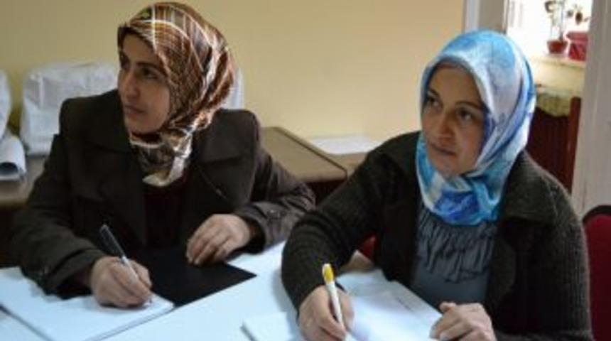 Kadınlar Kaloriferciliği &Ouml;ğreniyor