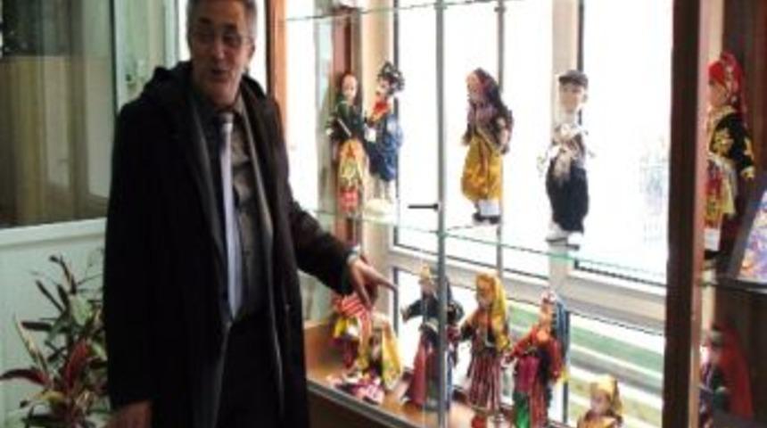 Gediz'in Y&ouml;resel Kadın Kıyafetleri Oyuncak Bebeklerle Tanıtılıyor