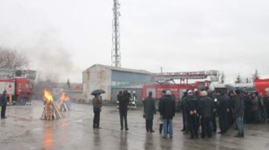 Kırşehir Emniyet M&uuml;d&uuml;rl&uuml;ğ&uuml; Personeli Yangın Tatbikatı Yaptı