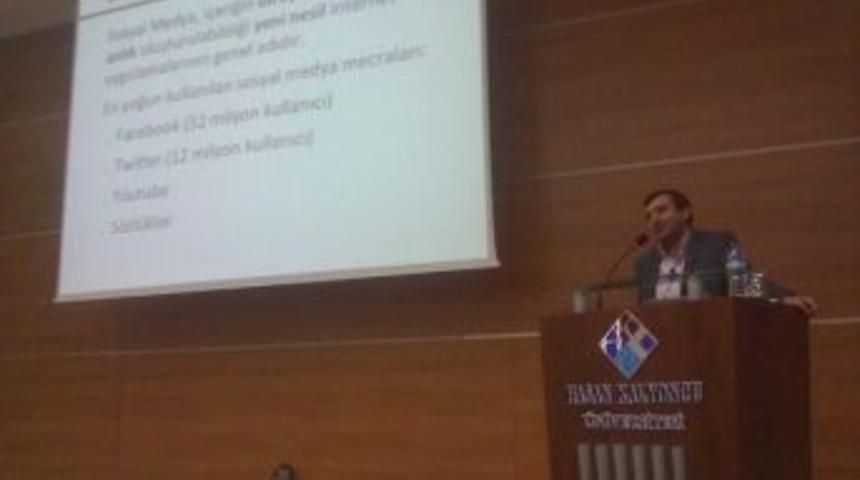 Hk&uuml;&rsquo;de Sosyal Medya&rsquo;nın &Ouml;nemi Konuşuldu