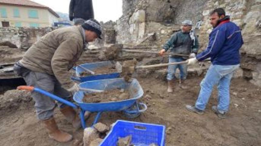 İzmir B&uuml;y&uuml;kşehir: Tarih Katliamı Yok, Tarihe Saygı Var