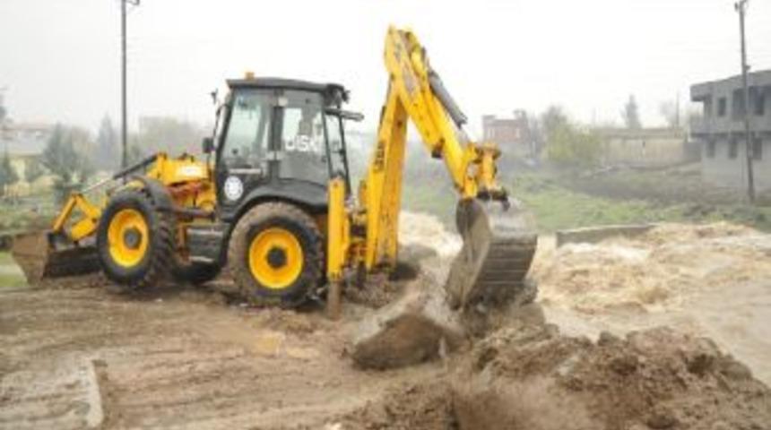 Diyarbakır&rsquo;da Su Baskınlarına M&uuml;dahale Edildi