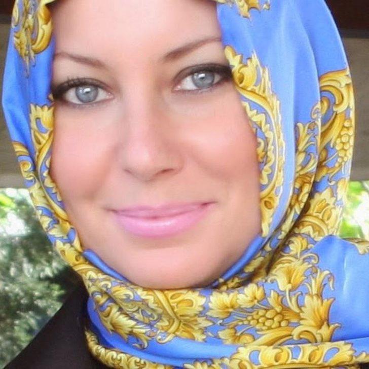 Adnan Oktar'ın en bilinen müridi Tülay Kumaşçı kaçtı  G4