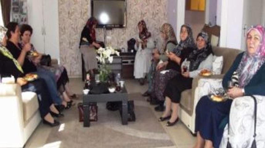 İzmitli Kadınlar G&uuml;nde Bir Araya Geliyor