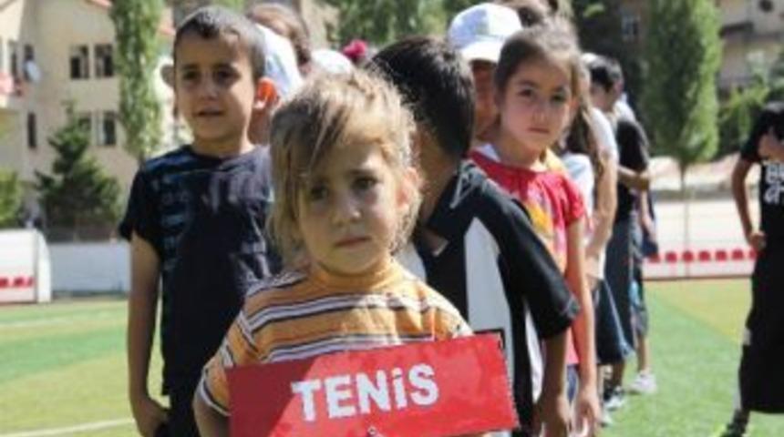 Hakkari'de İl Spor Merkezleri Kapanış T&ouml;reni